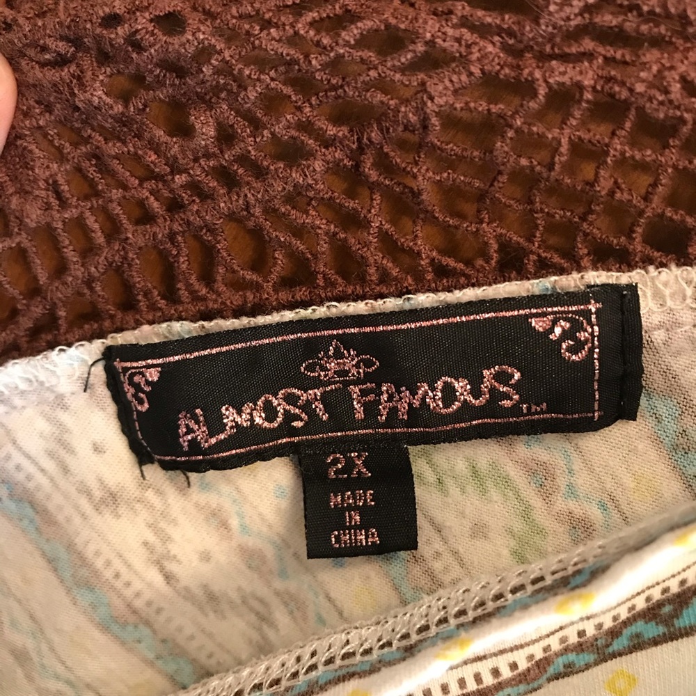 Empire waist shirt with crochet back - Picture 3 of 6